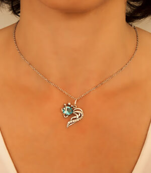 Strieborný prívesok so zirkónmi 39113 Kráľovská Rybka Blue