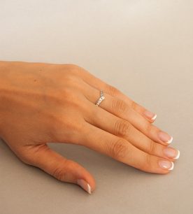 Strieborný prsteň Konvalinka 19030 na ruke 2